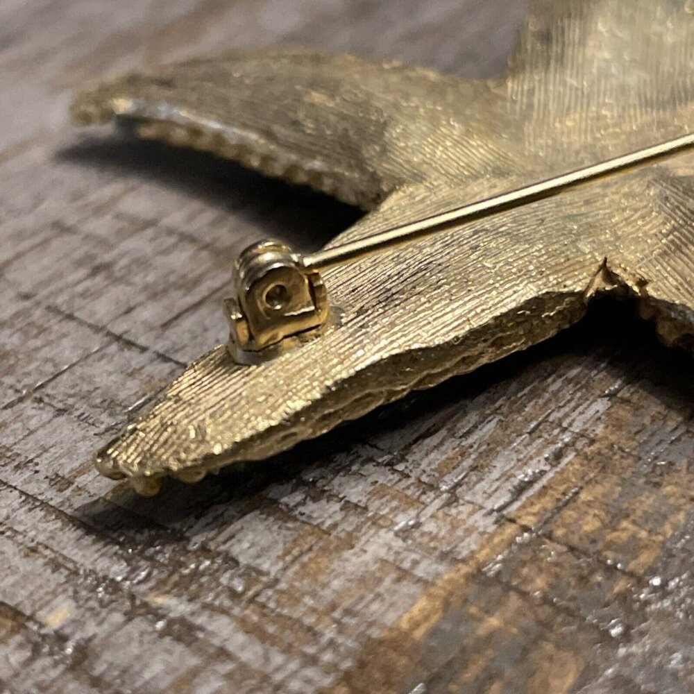 Vintage Textured Gold Tone & Green Stone Chips Beach Sea Starfish‎ Brooch Pin - Picture 4 of 7